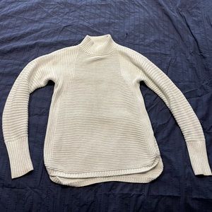 Akini sweater